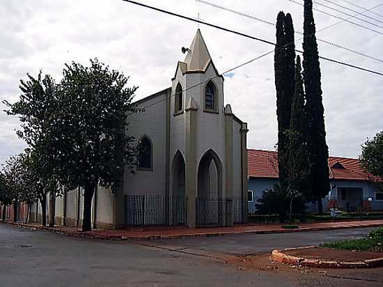 CAPELA DE SO FRANCISCO DE PAULA NO ASILO EM PALMITAL -SP-FOTO:FABIO VASCONCELOS - PALMITAL - SP