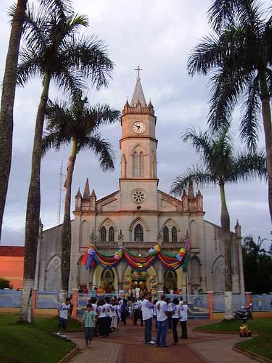 IGREJA MATRIZ DE SO SEBASTIO EM PALMITAL -SP-FOTO:HANDREA LIMA - PALMITAL - SP