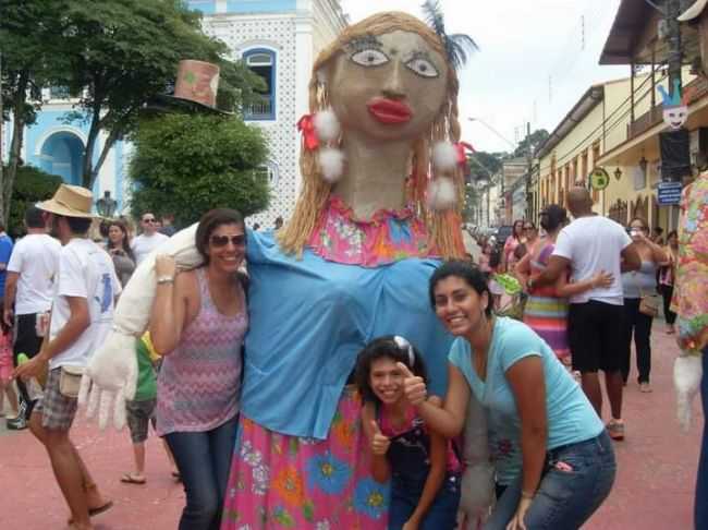 CARNAVAL COM MARCHINHA, POR SILVIA DE FATIMA RIBEIRO - PARAIBUNA - SP