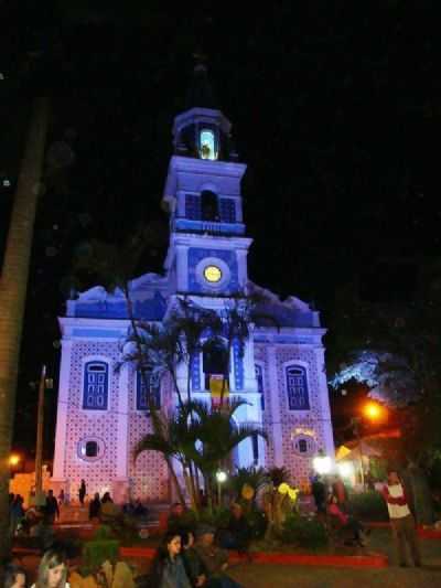 IGREJA, POR FABIANA - PARAIBUNA - SP