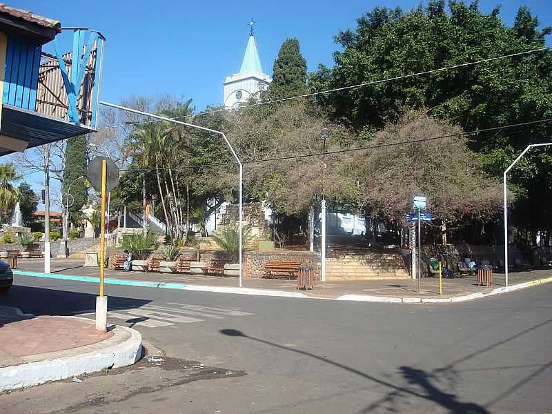 PARDINHO-SP-PRAA DA MATRIZ-FOTO:ESTENIO-SP - PARDINHO - SP