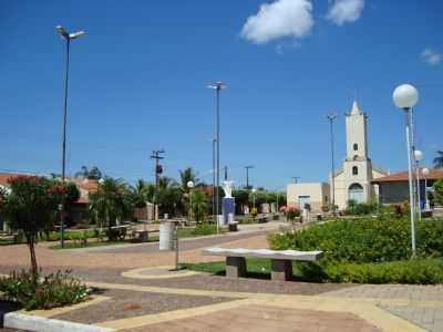 IGREJA NA PRAA CENTRAL, POR ANTONIO DE OLIVEIRA - PARISI - SP