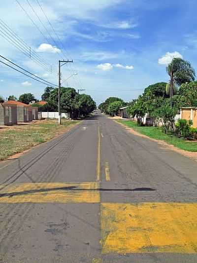 RUA DE PARNASO-FOTO:EDUARDO M. P. DANTAS  - PARNASO - SP