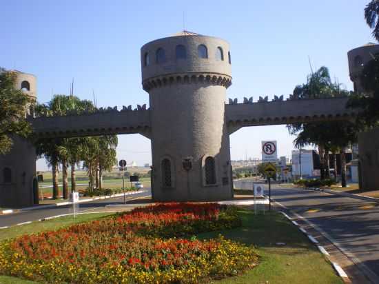 PORTAL MEDIEVAL, POR ANAUILA FEIJ  AMARANTE - PAULNIA - SP