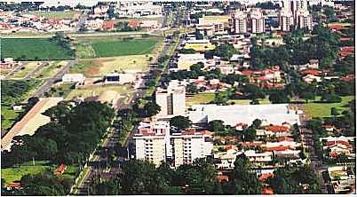 AVENIDA JOS PAULINO, NO BAIRRO MORUMBI, POR RICHARD - PAULNIA - SP