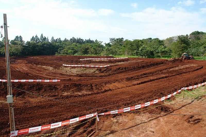 PSTAS DE JEEP E MOTOCROSS - PEDERNEIRAS - SP