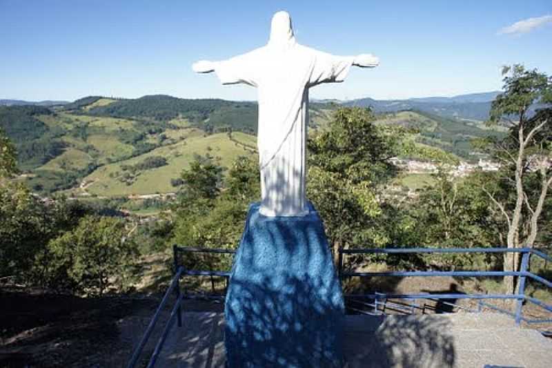 PEDRA BELA-SP-CRISTO NO ALTO DO MORRO-FOTO:ERNANDES C SANTOS - PEDRA BELA - SP