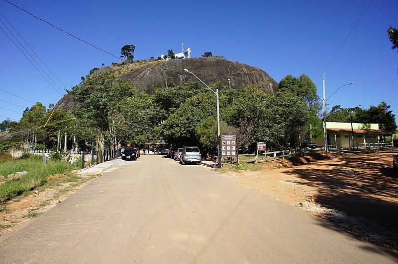 PEDRA BELA-SP-CRUZEIRO NO MORRO-FOTO:ERNANDES C SANTOS - PEDRA BELA - SP