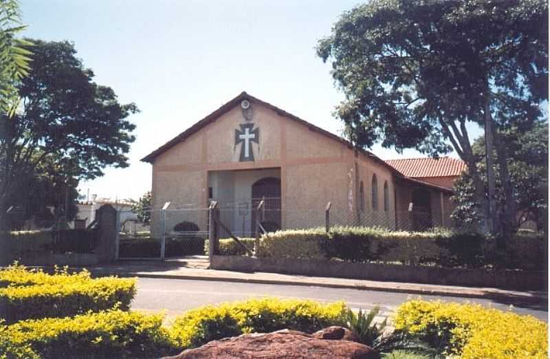 PEDREGULHO-SP-IGREJA DE SANTA LUZIA-FOTO:RUBENS ALMEIDA - PEDREGULHO - SP