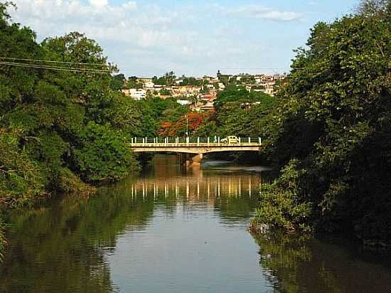 PEDREIRA-SP-PONTE SOBRE O RIO JAGUAR-FOTO:EDUARDO DANTAS  - PEDREIRA - SP