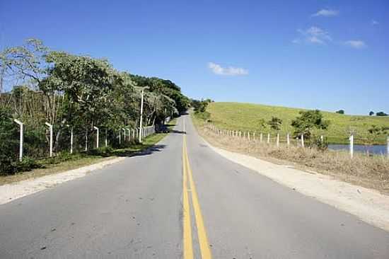 ESTRADA DE PINHALZINHO-FOTO:ERNANDES C SANTOS - PINHALZINHO - SP