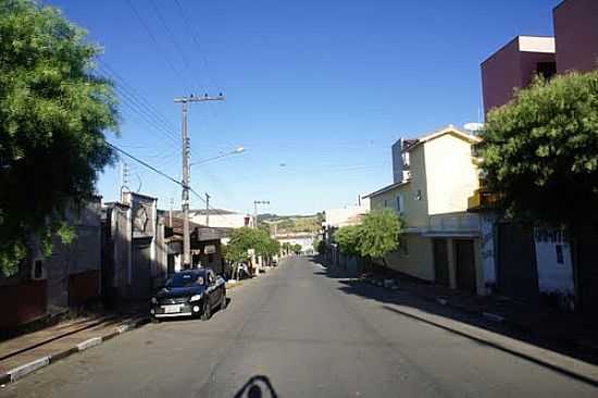 RUA CENTRAL DE PINHALZINHO-FOTO:ERNANDES C SANTOS - PINHALZINHO - SP