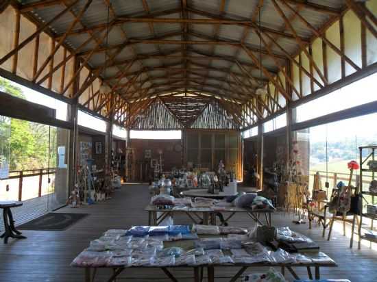 CASA DO ARTESO EM PIRACAIA, POR DANILO CABRAL - PIRACAIA - SP