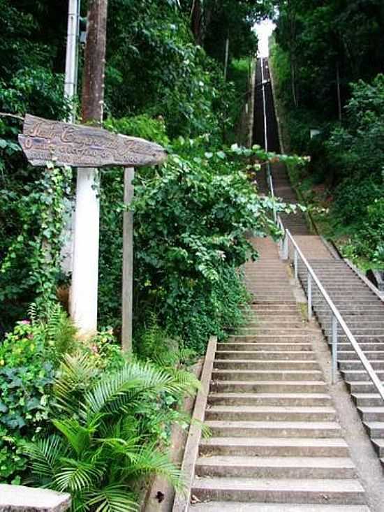 ESCADARIA PARA O MAIOR CRUCIFIXO DO MUNDO EM PIRACAIA-SP-FOTO:ARIDELSON MULLER - PIRACAIA - SP