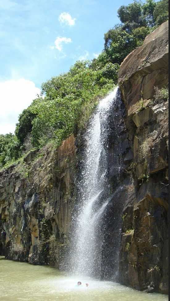 PIRACAIA-SP-CACHOEIRA DA REPRESA-FOTO:PORTAL PIRACAIA - PIRACAIA - SP