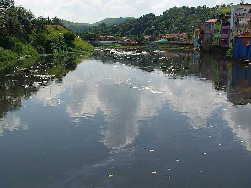 PIRAPORA DO BOM JESUS-SP-CASARIO NA BEIRA DO RIO TIET-FOTO:ERNANDES C SANTOS - PIRAPORA DO BOM JESUS - SP