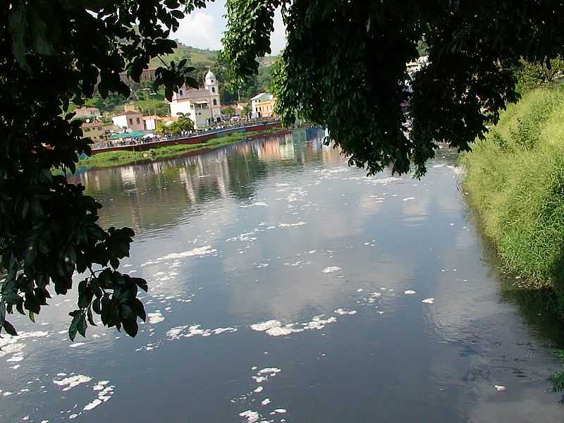 PIRAPORA DO BOM JESUS-SP-RIO TIET E AO FUNDO A IGREJA-FOTO:ERNANDES C SANTOS - PIRAPORA DO BOM JESUS - SP