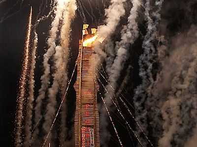 A MAIOR FOGUEIRA DE FESTA JUNINA NO BRASIL
FOTO LUCAS SOUZA  - PIRAPOZINHO - SP