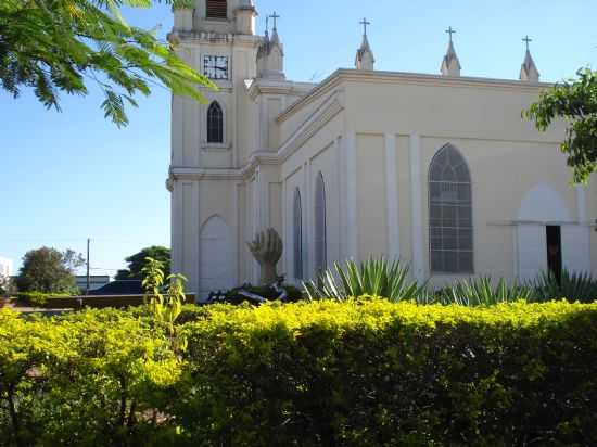 IGREJA MATRIZ-FOTO:BETO - PIRAPOZINHO - SP