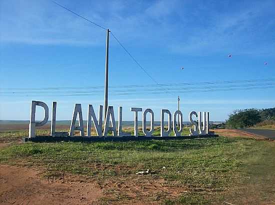 PLANALTO DO SUL-SP-TREVO DE ACESSO-FOTO:: NESTOR JOS DIAS FILHO  - PLANALTO DO SUL - SP