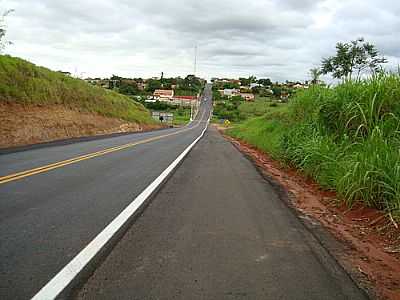 ENTRADA DA CIDADE-FOTO:UMBERTO MORENO  - PONGA - SP