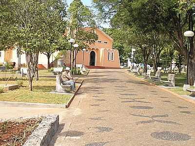 PRAA E IGREJA MATRIZ DE SO JOS-FOTO:MANOEL LEODORO  - PONGA - SP