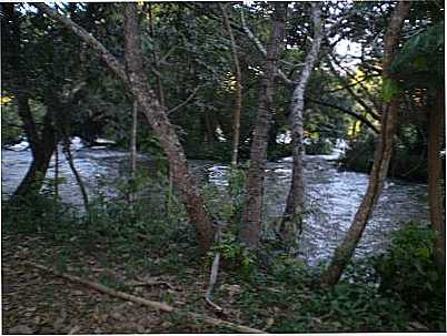 CACHOEIRA SO ROBERTO, POR LAIS MARIA PONTES GESTAL - PONTES GESTAL - SP