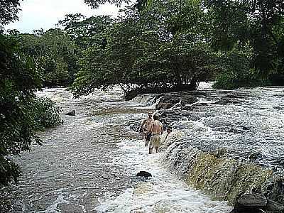CACHOEIRA S ROBERTO POR ANTONIO DE ANDRADE - PONTES GESTAL - SP