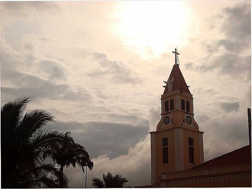 POTIRENDABA-SP-TORRE DA MATRIZ DO SENHOR BOM JESUS-FOTO:FABRICIO PERES - POTIRENDABA - SP