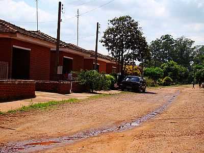 CASAS DA USINA DIAMANTE-FOTO:RUI M.  - POTUNDUVA - SP