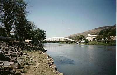 PONTE SOBRE O RIO PARABA DO SUL-FOTO:LAERCIO FABBRI  - QUELUZ - SP