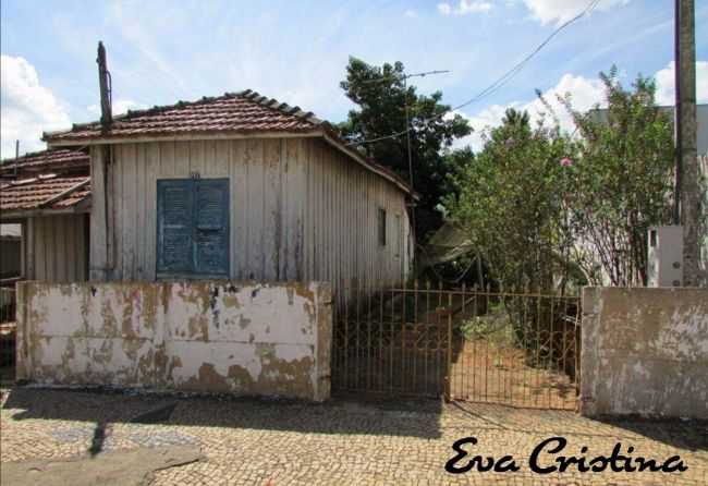 CASINHA ANTIGA, POR EVA CRISTINA - QUINTANA - SP