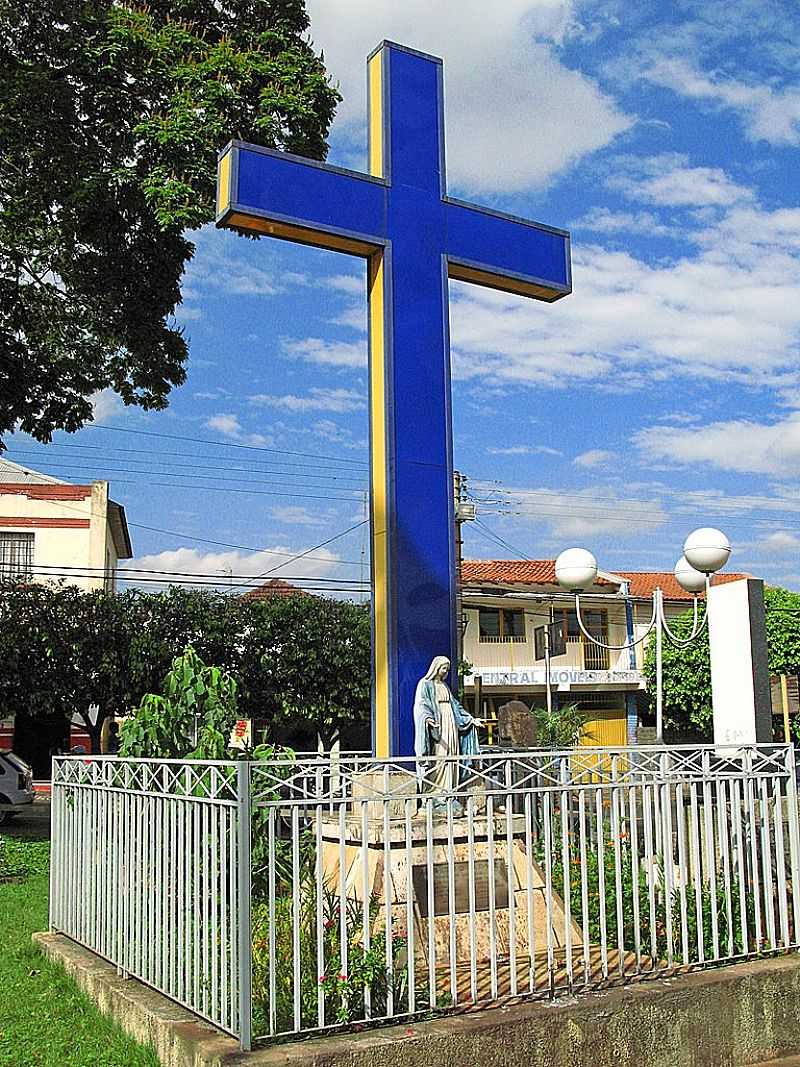 RANCHARIA-SP-CRUZEIRO E IMAGEM DE N.SRA.DAS GRAAS-FOTO:EDUARDO DANTAS - RANCHARIA - SP