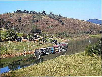 PESQUEIROS FLUTUANTES NA REPRESA DE PARAIBUNA-FOTO:HUGO ROSIN SOBRINHO  - REDENO DA SERRA - SP