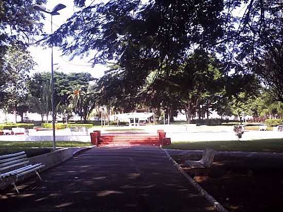 PRAA DA FONTE EM REGENTE FEIJ-FOTO:JOSE DOS SANTOS - REGENTE FEIJ - SP