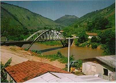 PONTE ANTIGA DA CIDADE DE RIBEIRA QUE  A ENCHENTE DESTRUIU., POR ADRIANA  R B DE O - RIBEIRA - SP