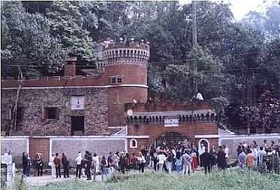 
CASTELO DE ROBSON MIGUEL - BAIRRO QUARTA DIVISO - RIBEIRO PIRES - SP