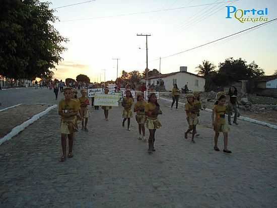 DESFILE EM QUIXAB-1-FOTO:PORTALQUIXABA. - QUIXAB - BA