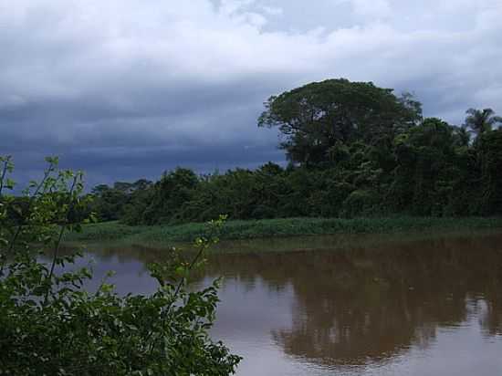 FIM DO DIA NO RIO MOGI GUAU EM RINCO-FOTO:CELSO ORTOLAN - RINCO - SP