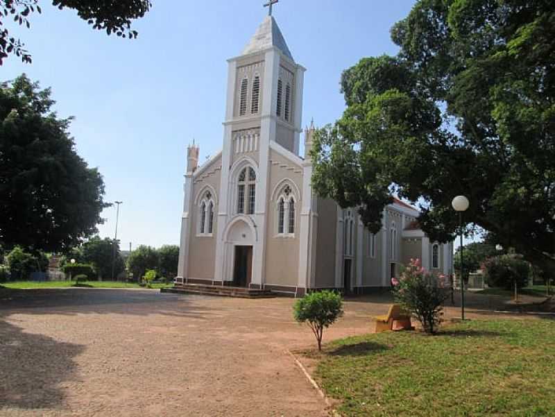 IGREJA MATRIZ DE N.S.APARECIDA - POR NESTOR JOSE DIA FILHO - RUILNDIA - SP