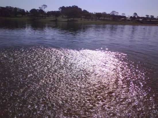 PRAIA , POR ESTELA NASCIMENTO - SABINO - SP