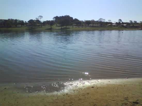 PRAIA, POR ESTELA NASCIMENTO - SABINO - SP