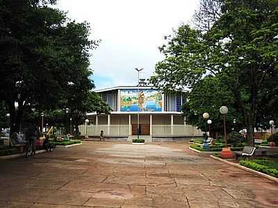 IGREJA MATRIZ  FOTO
POR LUISNISSEI  - SALMOURO - SP