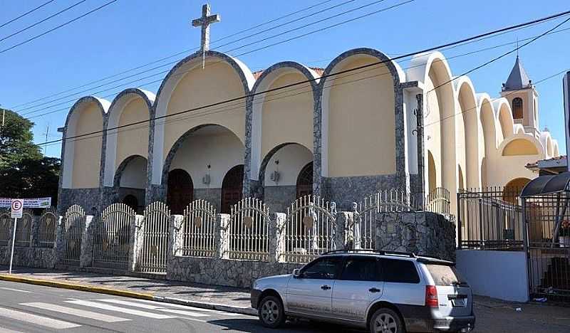 IGREJA MATRIZ SAGRADO CORAO DE JESUS DE SALTINHO - SP - SALTINHO - SP