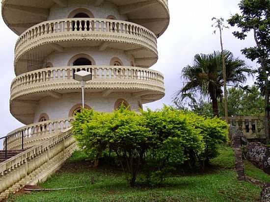 BASE DO MONUMENTO  N.SRA.DE MONTE SERRAT EM SALTO-SP-FOTO:CAIO GRACO MACHADO - SALTO - SP