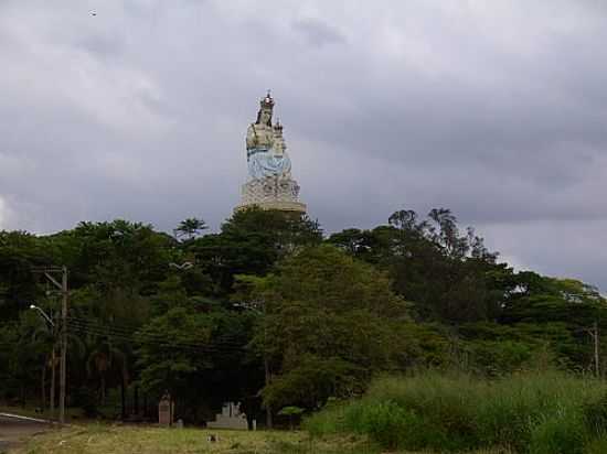 MONUMENTO EM HOMENAGEM  N.SRA.DE MONTE SERRAT EM SALTO-SP-FOTO:CAIO GRACO MACHADO - SALTO - SP