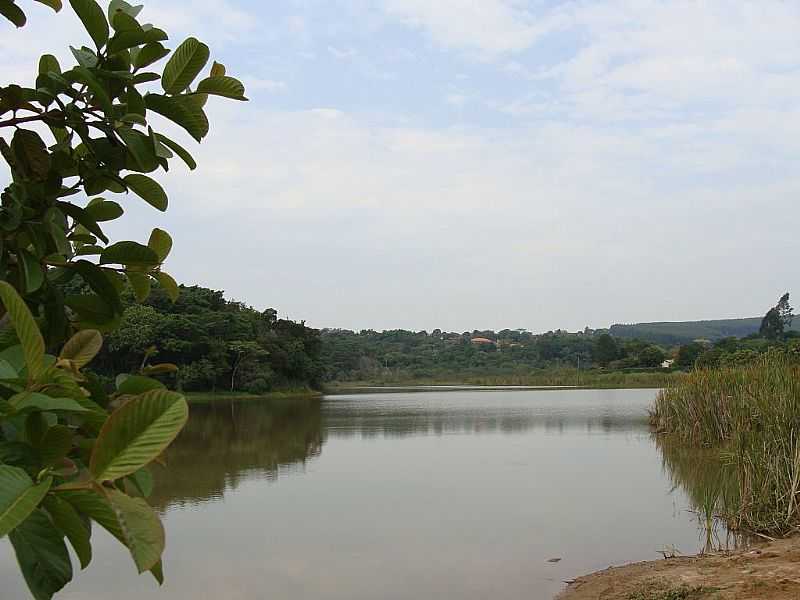 SALTO DE PIRAPORA-SP-LAGOA NO BAIRRO PORTAL DE PIRAPORA-FOTO:NILSON KABUKI  - SALTO DE PIRAPORA - SP