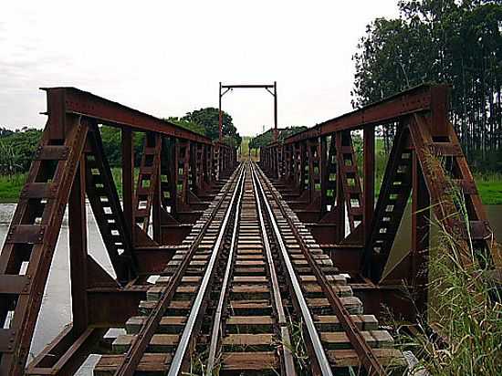 PONTE FRREA-RIO PARDO-JUN/2008-FOTO:FABIO VASCONCELOS - SALTO GRANDE - SP