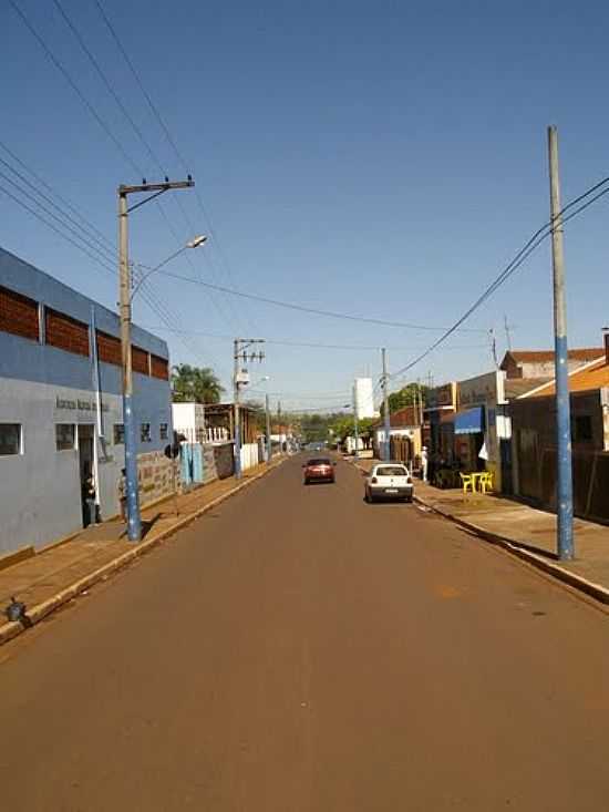 RUA RUI BARBOSA,DO ESTDIO, EM SALTO GRANDE-SP-FOTO:WHELIGHTON - SALTO GRANDE - SP