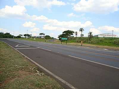 ENTRADA DA CIDADE, POR UMBERTO MORENO - SANTA ADLIA - SP